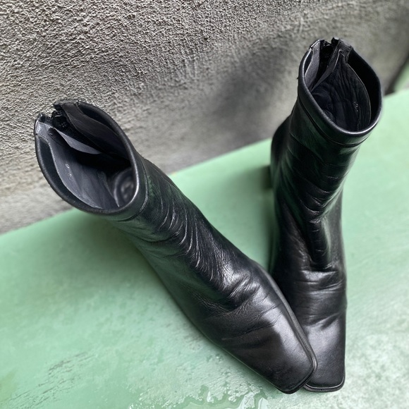 Stuart Weitzman Square Toed Black Leather Booties - Picture 3 of 16